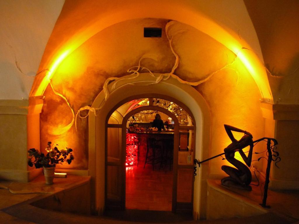 Hotel Restauracja Caspar يلينيا غورا المظهر الخارجي الصورة
