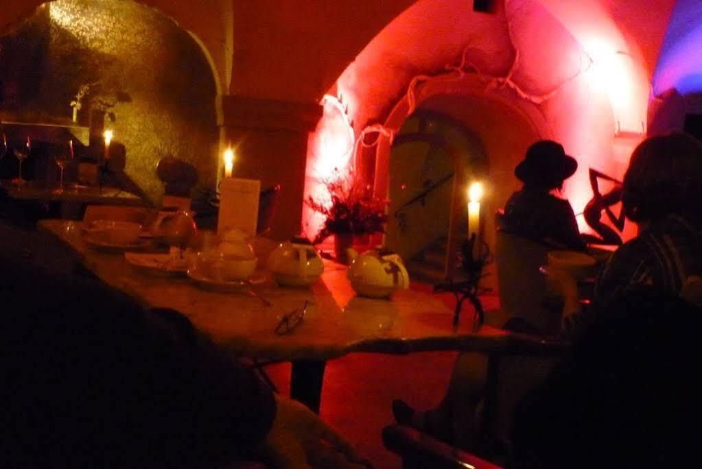 Hotel Restauracja Caspar يلينيا غورا المظهر الخارجي الصورة